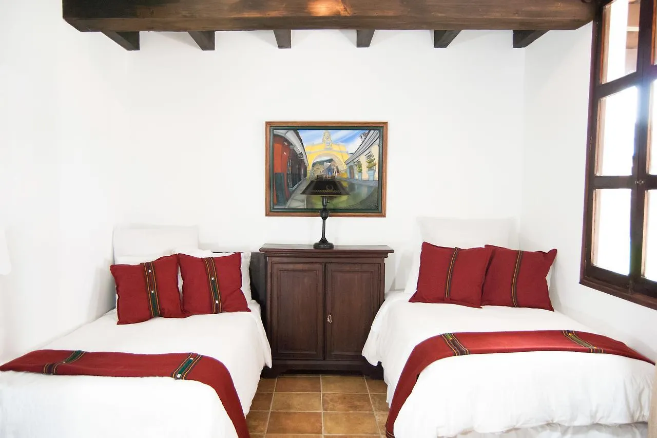 Villas Santa Ana Antigua 0*,